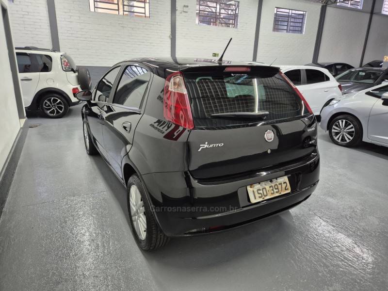 FIAT - PUNTO - 2011/2012 - Preta - R$ 38.500,00