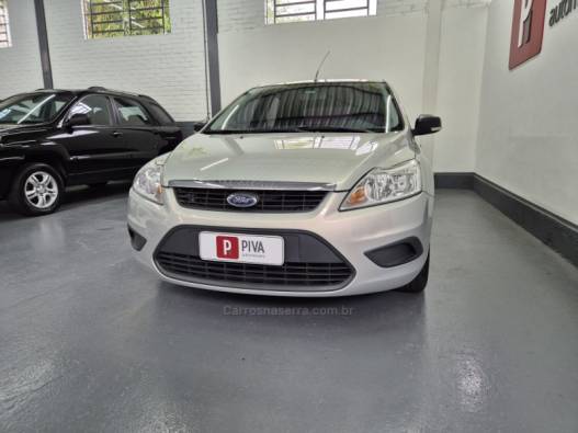 FORD - FOCUS - 2010/2011 - Prata - R$ 42.500,00